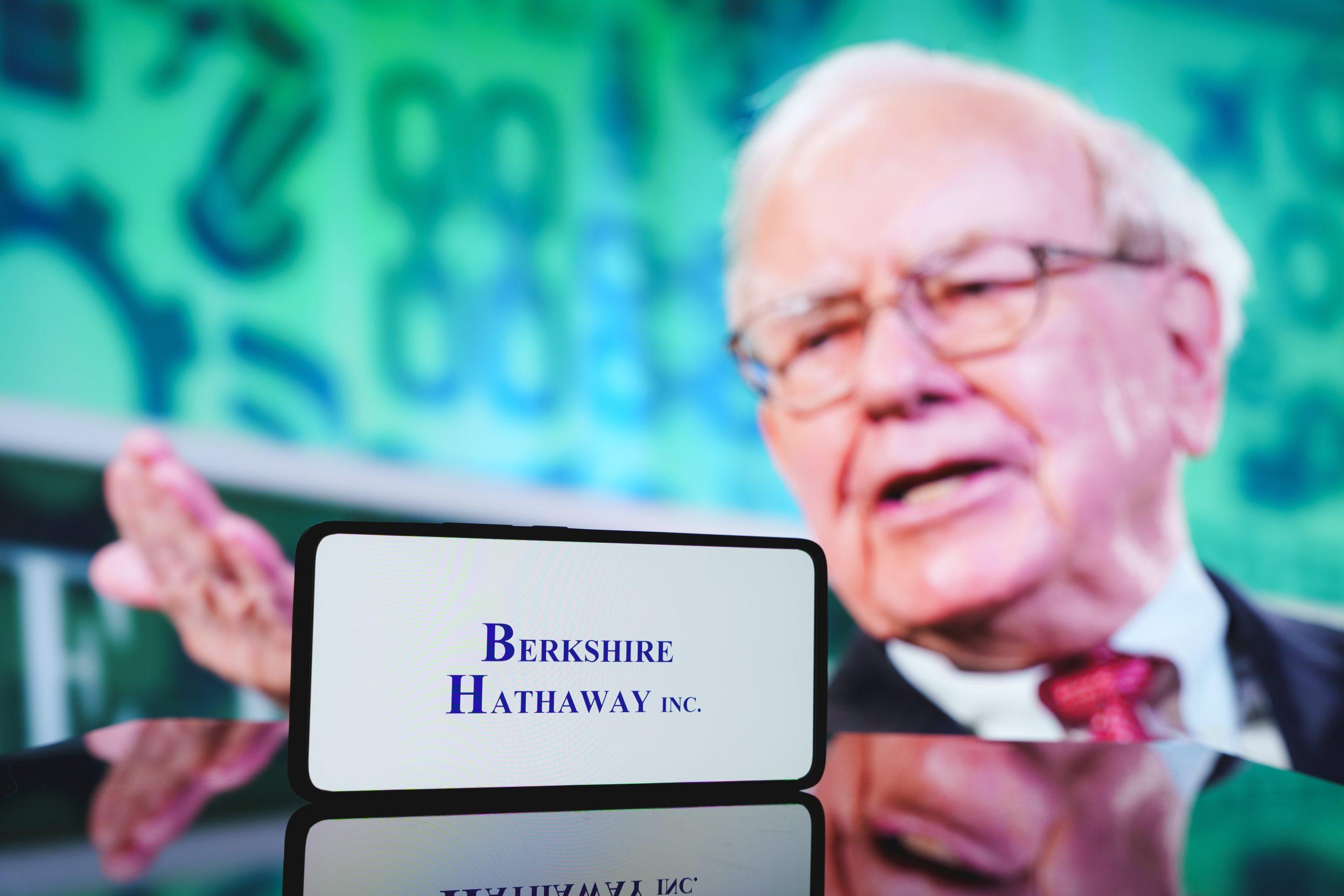 Warren Buffett’s Berkshire Hathaway Increases Holdings in Brazilian Digital Bank Nubank