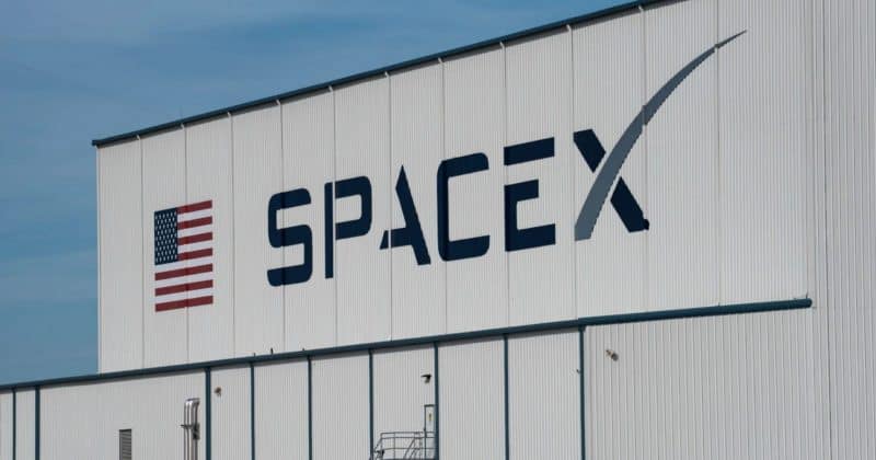 SpaceX may cut Robinhood and SoFi from IPO as E*Trade leads talks